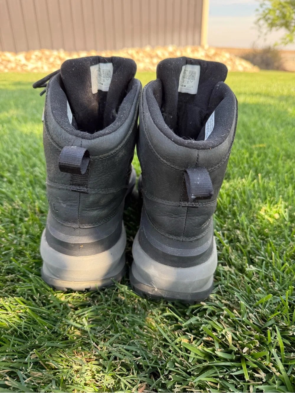 Merrell Thermo Slush Men’s Size 11 Mid Waterproof Boots 200 Grams Insulation.